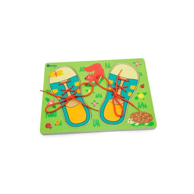 JUEGO ANDREUTOYS ENHEBRAR HILAR Y COSER 30X22,5X1,3CM